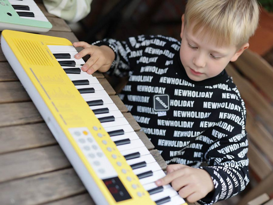Keyboard Medeli med 32 minitangenter Gult