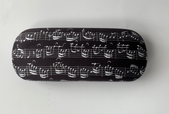 Glasögonfodral svart med notrader 