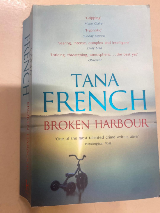 Beg bok: Broken Harbour